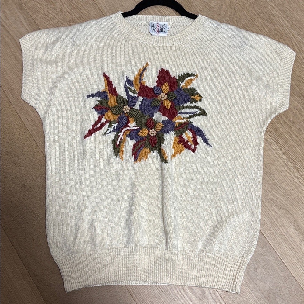 Vintage (S) MISTER LEONARD Floral Embroidered Cream Knit Sweater Top Wood Beads - Picture 7 of 13